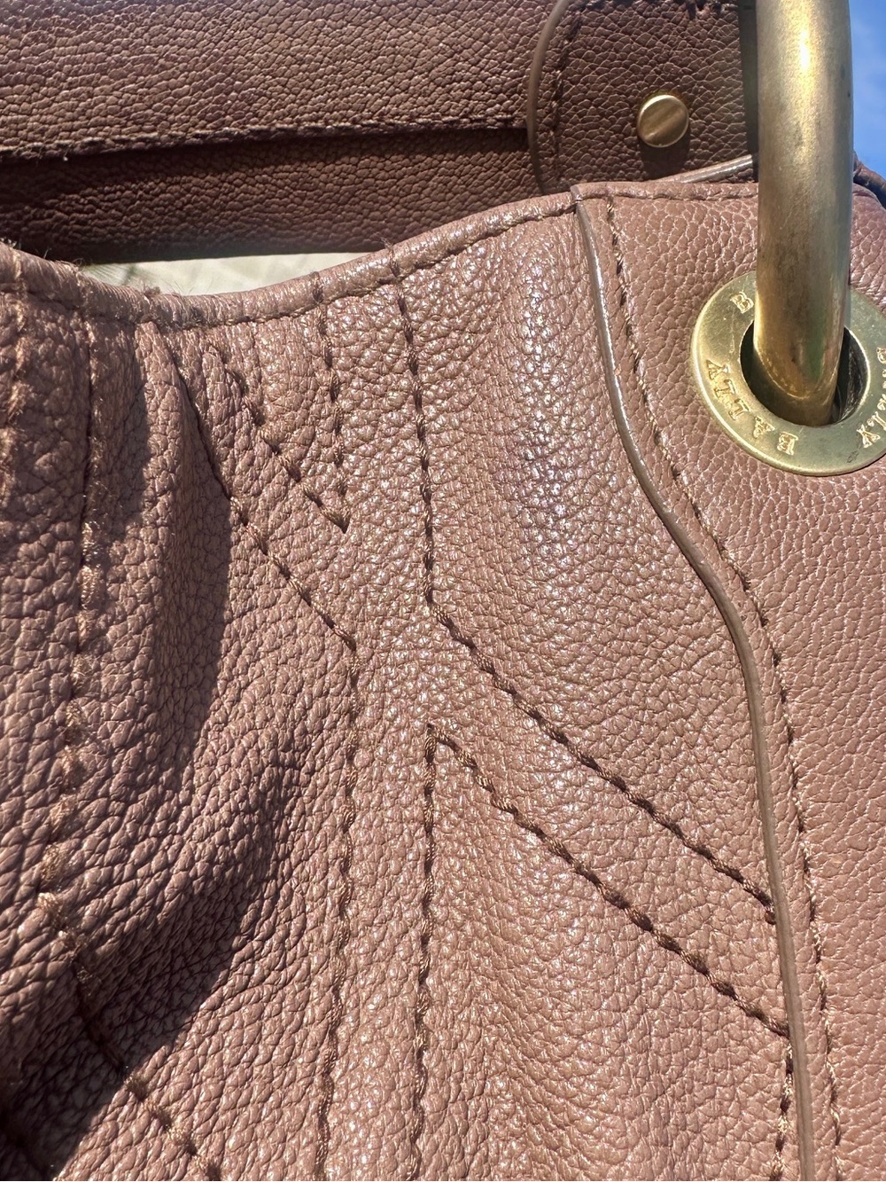 ❌SOLD❌BALLY Made in Switzerland Brown Leather Top Handle Bag Gold Chain - Picture 10 of 14